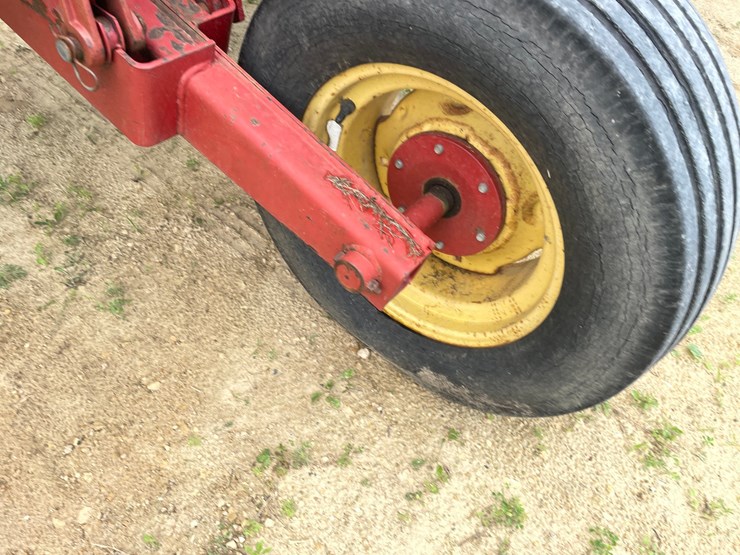 new-holland-489-image-32