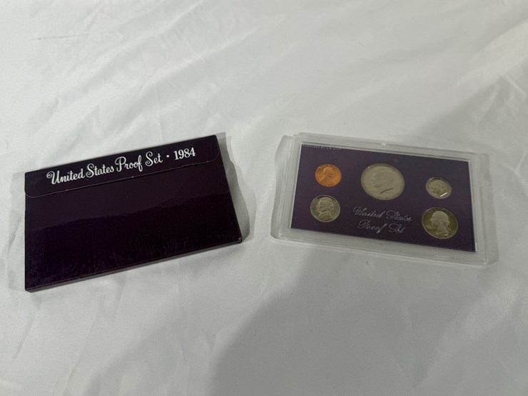 #40044-•-(10)-u.s.-mint-coinsets-from-1980's-image-25