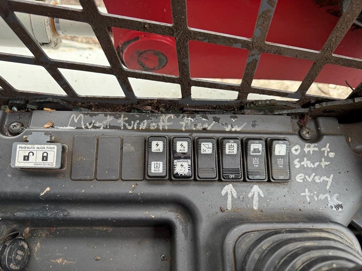 2022-takeuchi-tl12r2-image-28