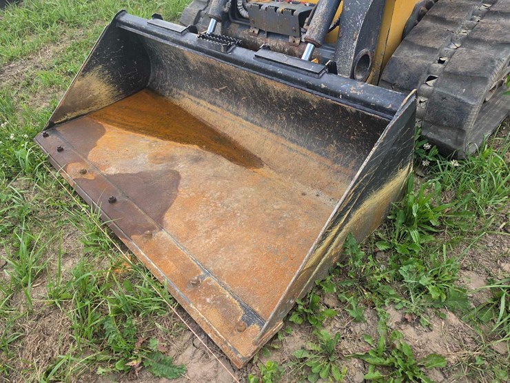 2022-deere-325g-image-16