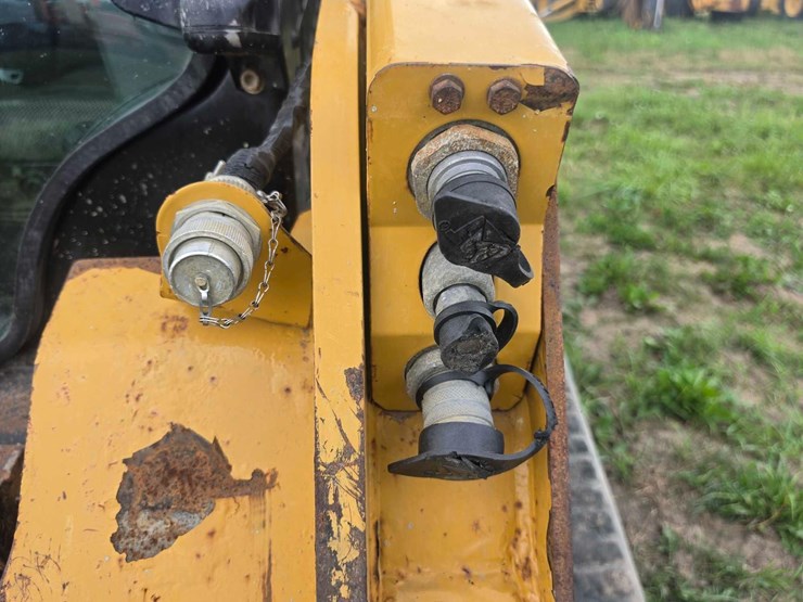 2020-caterpillar-259d3-image-18