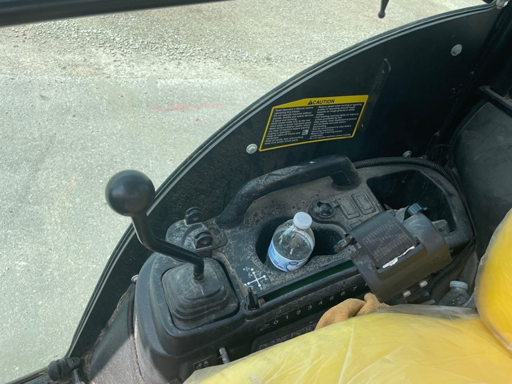 2024-john-deere-1025r-image-29