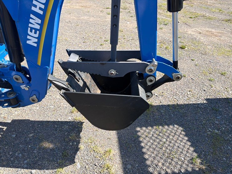 new-holland-boomer-40-image-6