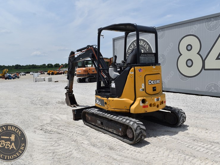2020-deere-35g-image-12