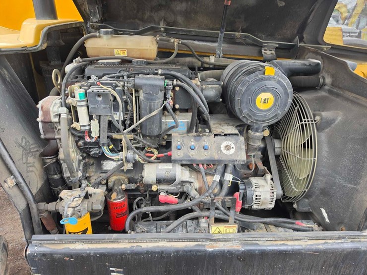 caterpillar-th580b-image-9