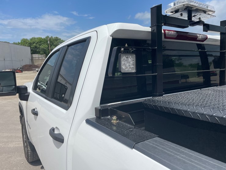2025-chevrolet-2500-image-29