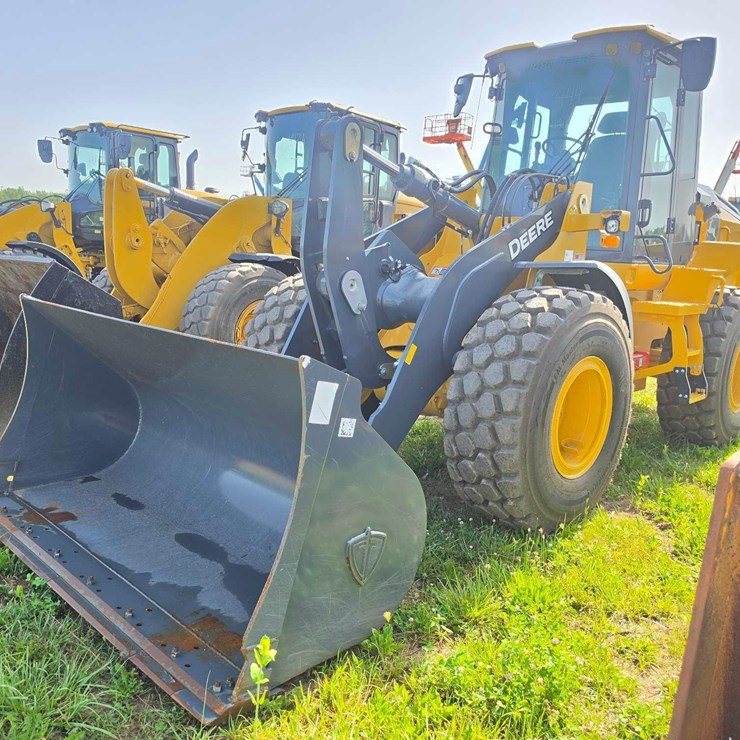 2026 DEERE 544P