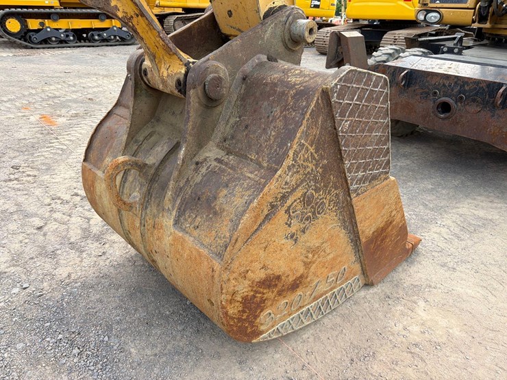 caterpillar-m318d-image-18