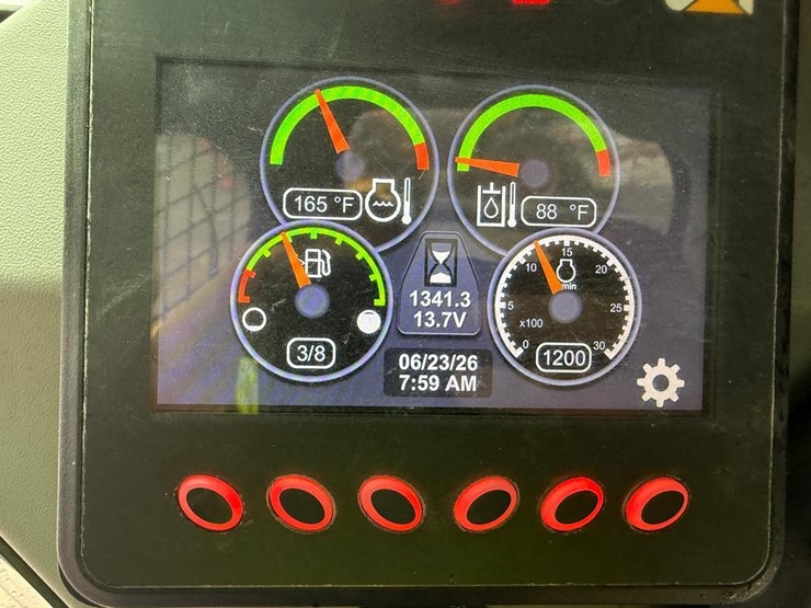 2017-caterpillar-249d-image-23