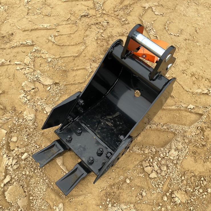 #2055 • New Mini 8" Bucket Attachment