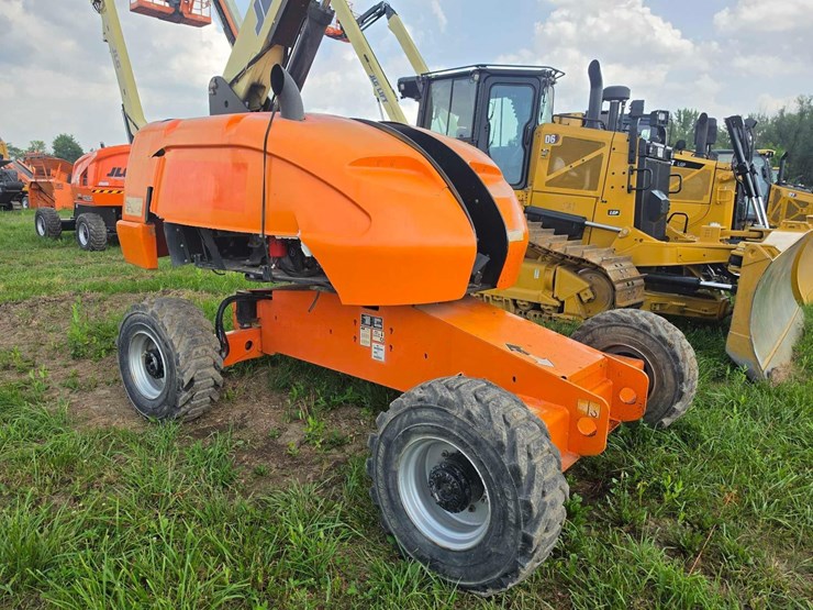 jlg-400s-image-3