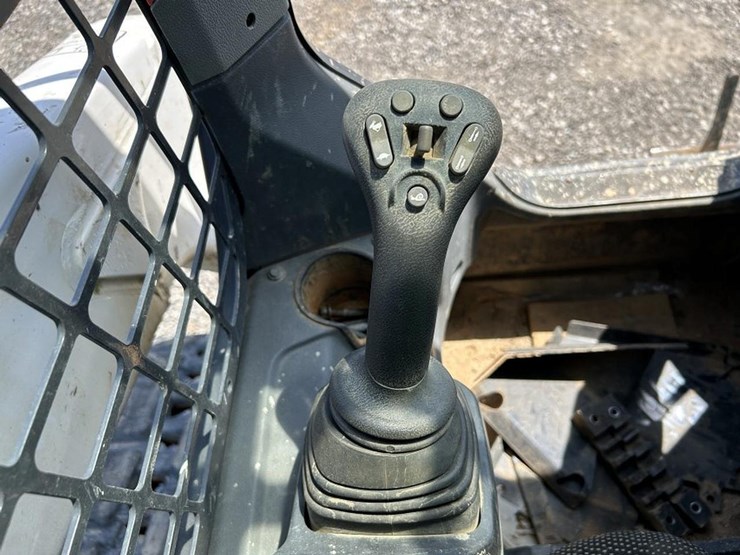 2021-bobcat-t76-image-20