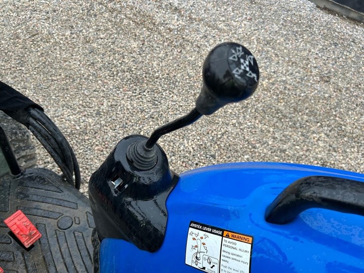 2015-new-holland-boomer-37-image-32