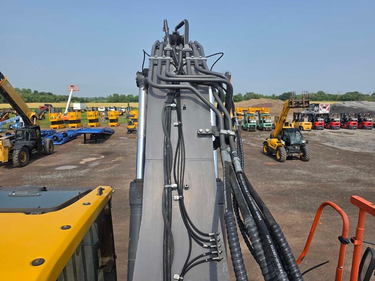 2022-volvo-ecr355el-image-25