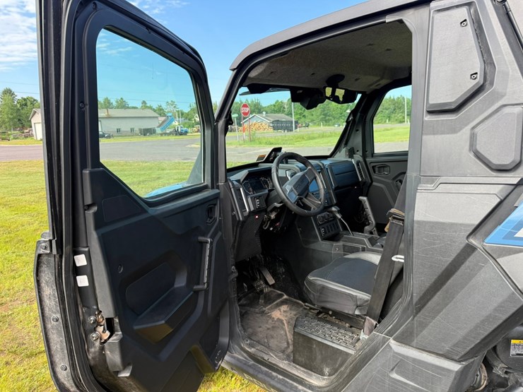 #1426-•-2024-polaris-expedition-4x4-utv-image-36