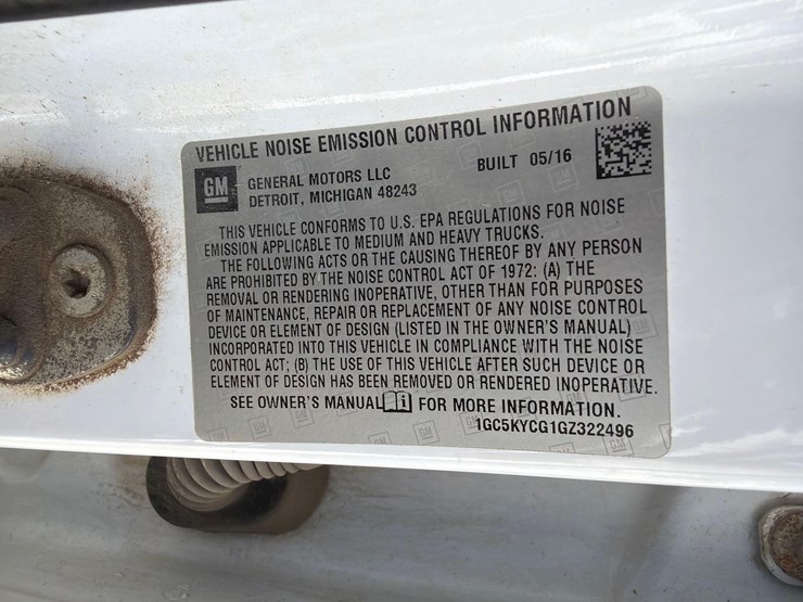 2016-chevrolet-3500-image-27