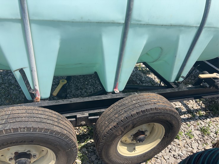 1000-gallon-nurse-tank-and-trailer-image-12