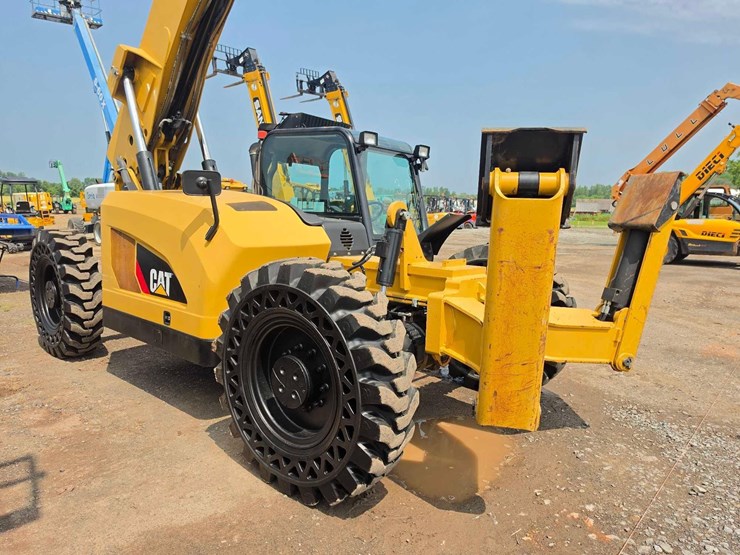 caterpillar-tl1055-image-3
