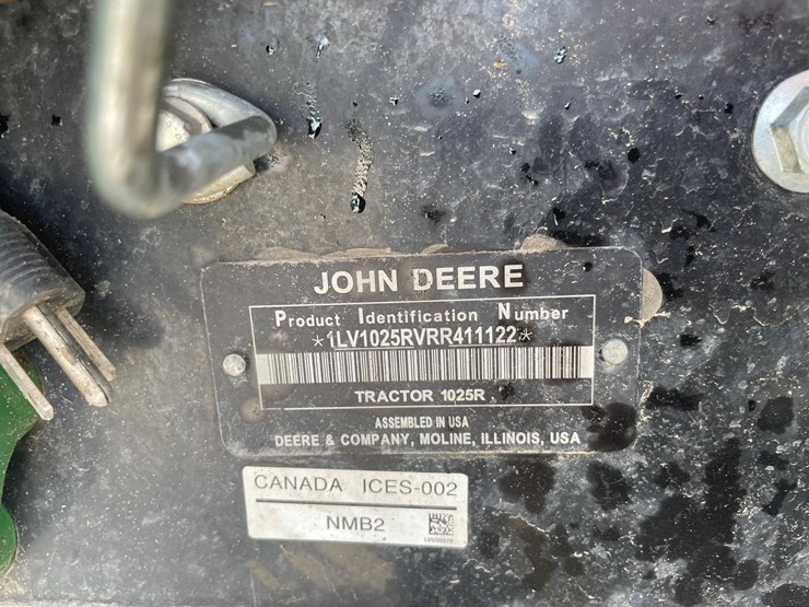 2024-john-deere-1025r-image-13