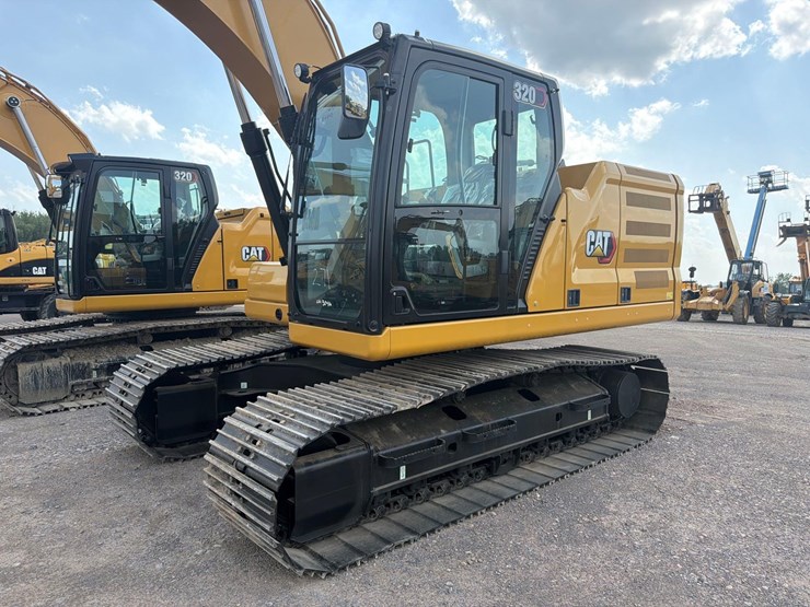 caterpillar-320-image-2