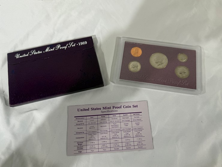 #40044-•-(10)-u.s.-mint-coinsets-from-1980's-image-40