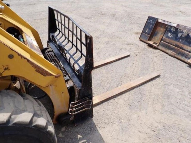 2019-caterpillar-236d-skid-steer-cat0236dlbgz05393-image-26