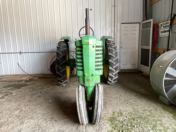 john-deere-model-b-image-2