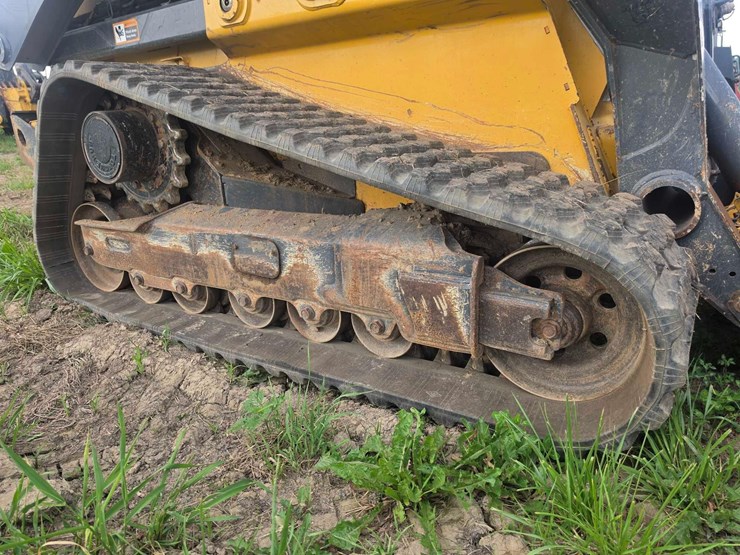 2020-deere-333g-image-12