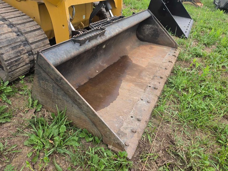 2022-caterpillar-289d3-image-16
