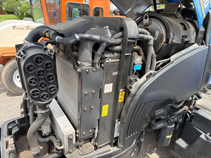 new-holland-workmaster-120-image-8