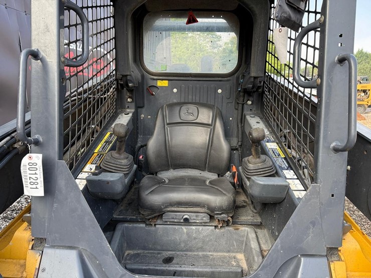 2019-deere-331g-image-12