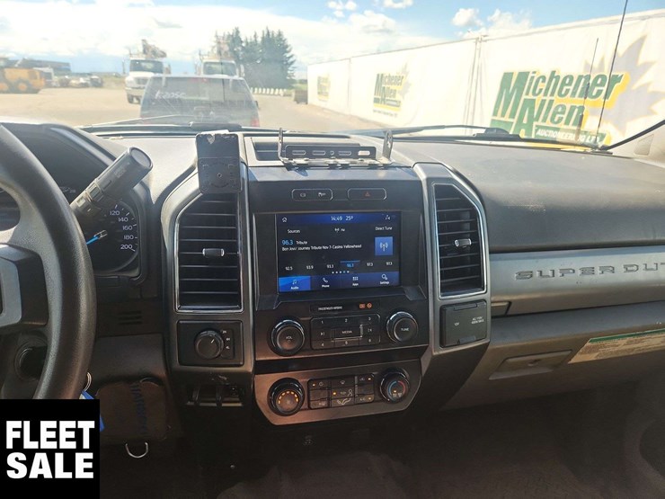 2021-ford-f550-image-21