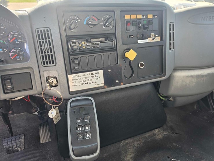 2004-international-durastar-4300-image-15