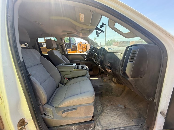 2019-chevrolet-2500hd-image-48