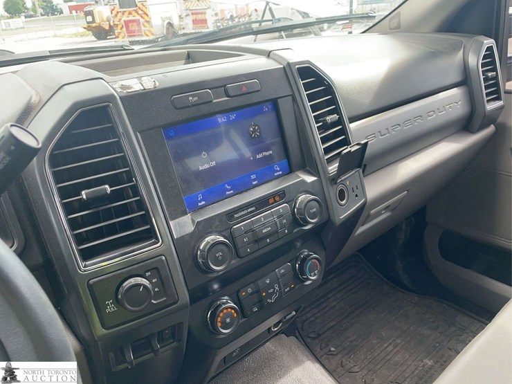 2021-ford-f250-image-14