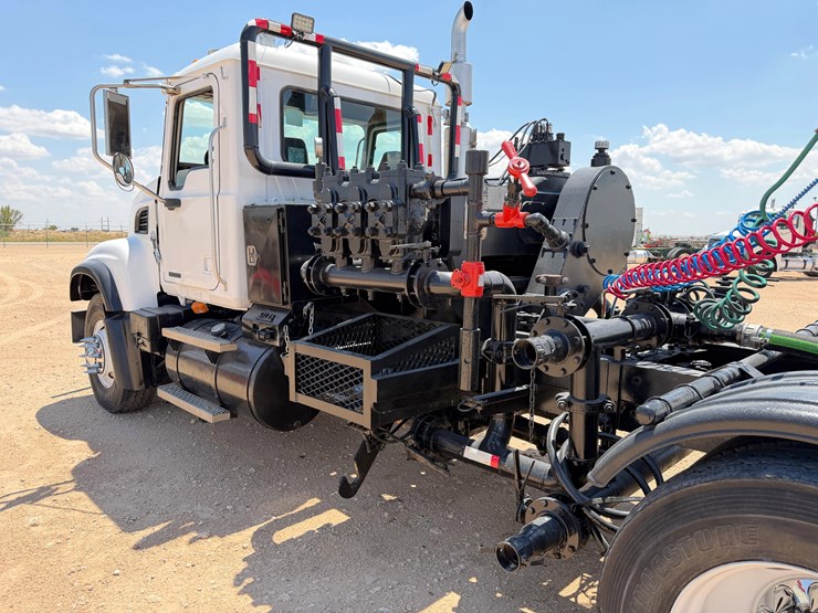 2004-troxell-130bbl-image-15