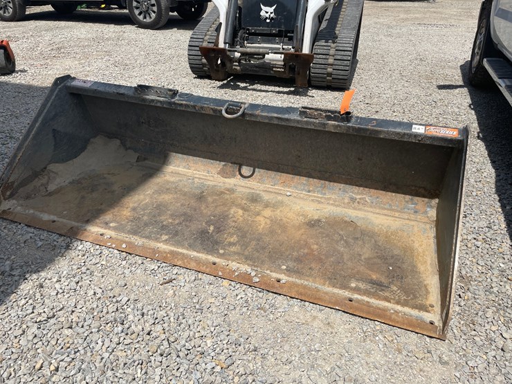 #4877-•-metz-pro-series-universal-mount-84"-bucket-image-2