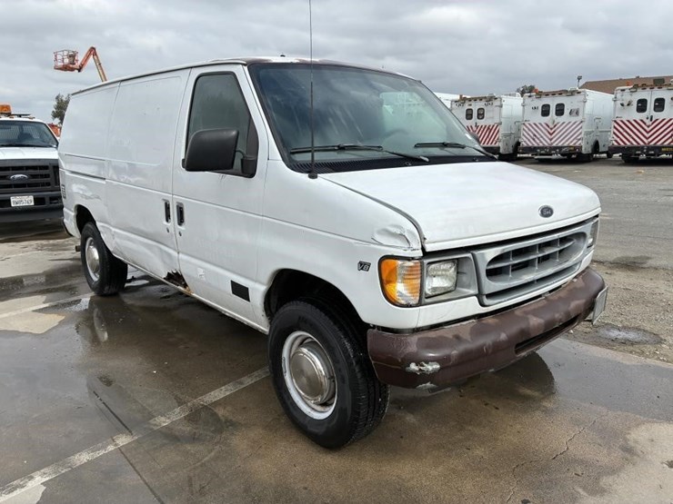 2001-ford-e250-image-2
