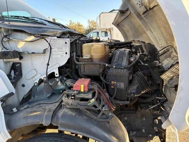 2016-ford-f650-xlt-image-8