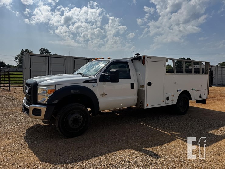 2015-ford-f550-sd-image-1
