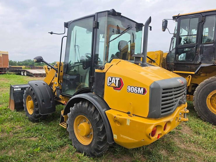 2022-caterpillar-906m-image-6