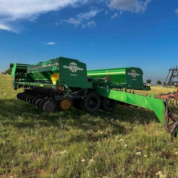 GREAT PLAINS FOLDING 3-BOX DRILL, 40'