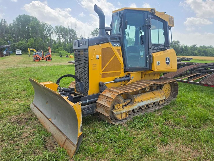 2019-deere-550-lt-image-3