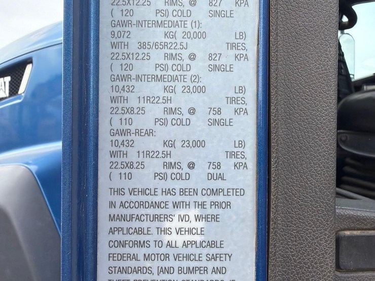 2015-caterpillar-ct660l-image-28