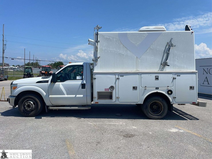 2011-ford-f350-image-8