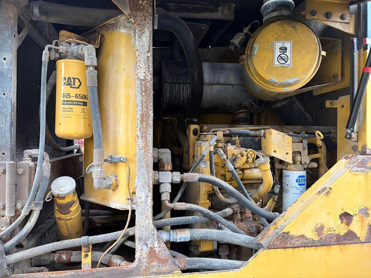caterpillar-it28-image-9