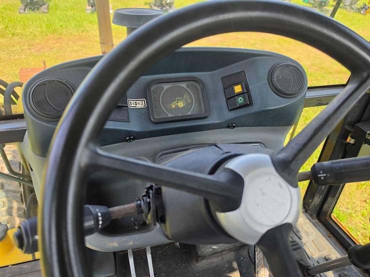 new-holland-b95-image-22