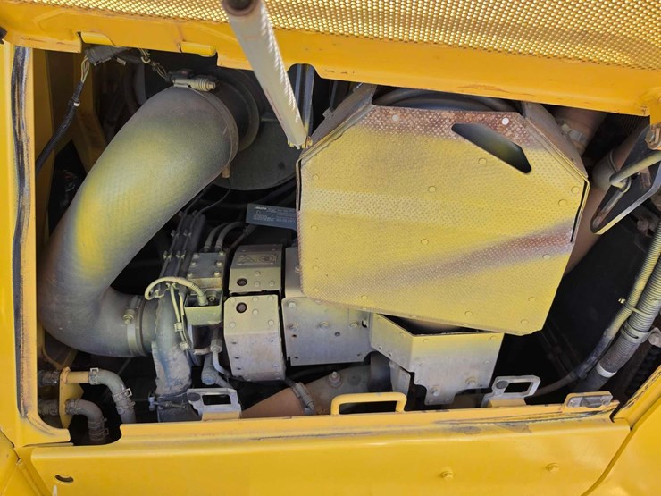 komatsu-d65-image-16