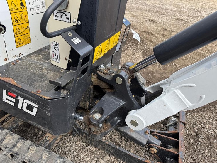 2022-bobcat-e10-image-22