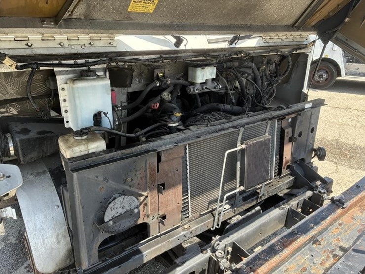2002-workhorse-p42-image-9